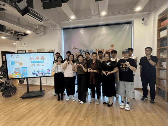 hugs 好抱公益伙伴合影